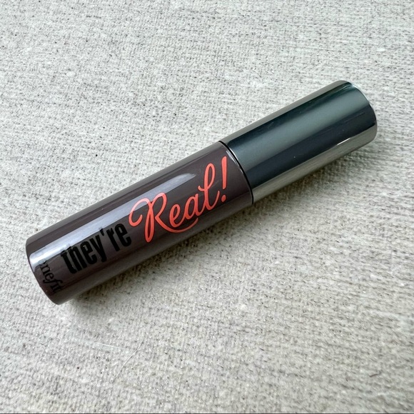 🔥Pick 5 for $25🔥 BENEFIT They're Real! Mascara mini - Picture 4 of 5